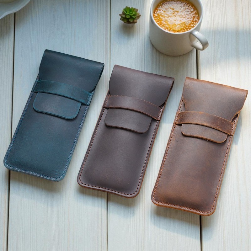 Suport Din Piele Naturala Albastra Pentru Instrumente De Scris Suport Din Piele Naturala Albastra Pentru Instrumente De Scris