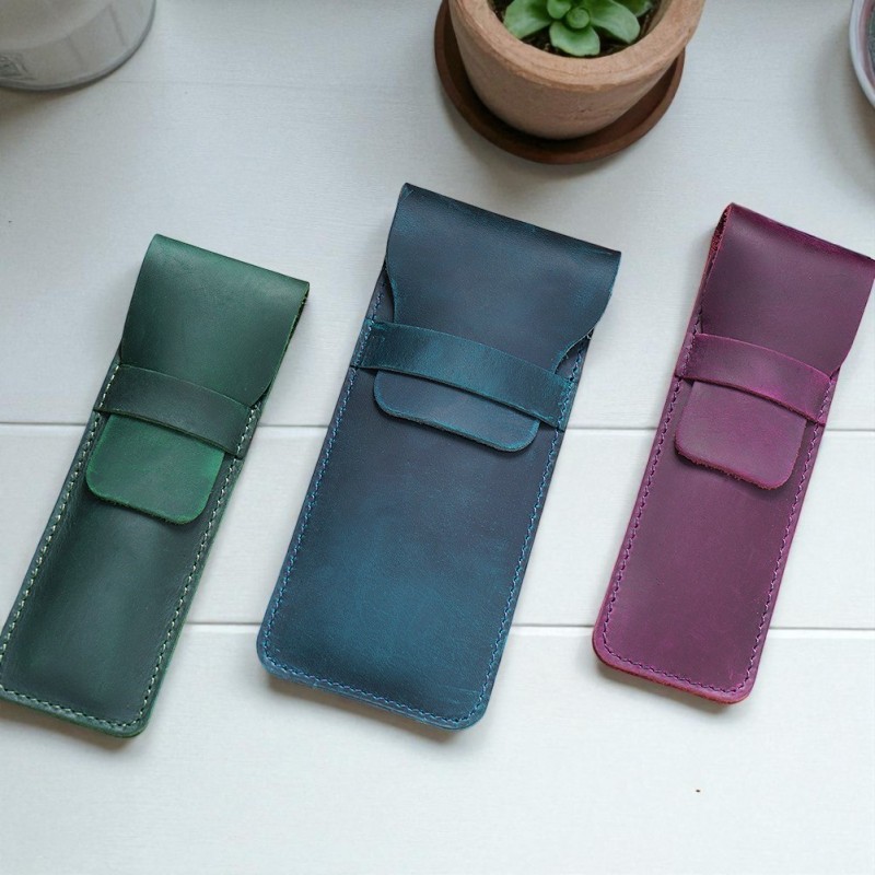 Suport Din Piele Naturala Albastra Pentru Instrumente De Scris Suport Din Piele Naturala Albastra Pentru Instrumente De Scris