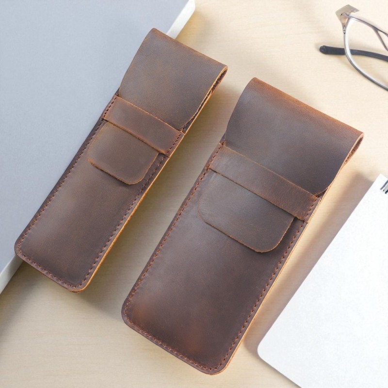 Suport Din Piele Naturala Maro Pentru Instrumente De Scris Suport Din Piele Naturala Maro Pentru Instrumente De Scris