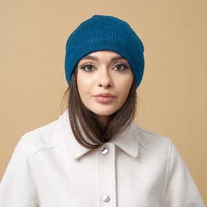 Caciula Albastra Din Tricot Fin Cu Detalii Stralucitoare