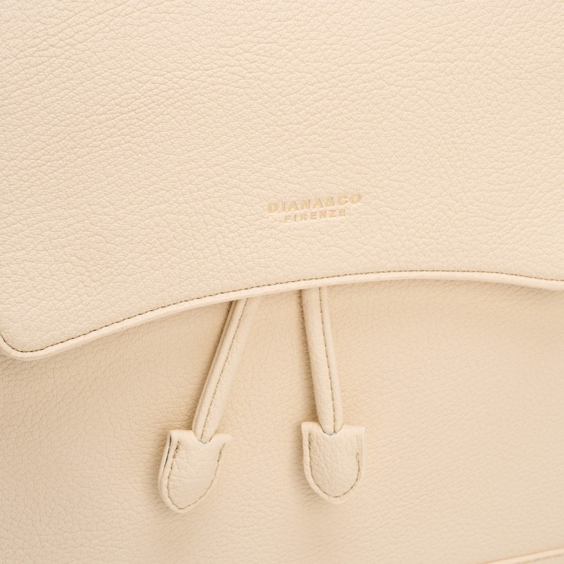 Rucsac Crem Cu Snur Si Cusaturi Rucsac Crem Cu Snur Si Cusaturi