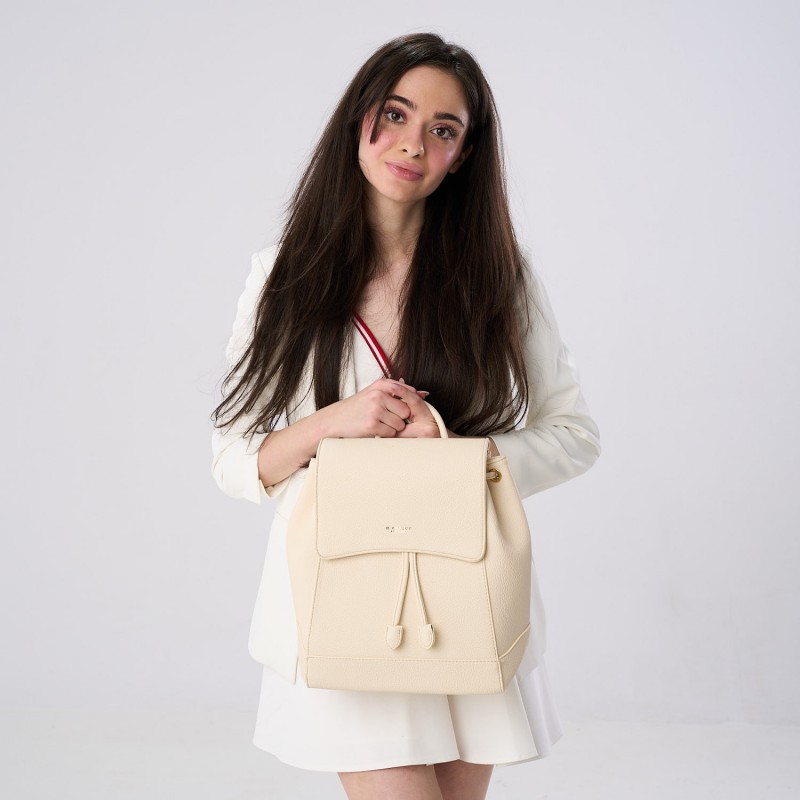 Rucsac Crem Cu Snur Si Cusaturi Rucsac Crem Cu Snur Si Cusaturi