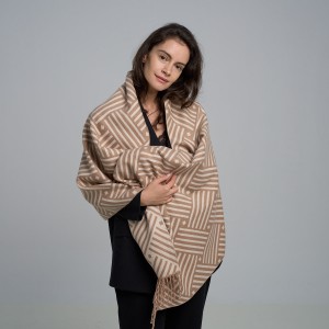 Esarfa Dubla Bej Cu Imprimeu Geometric Esarfa Dubla Bej Cu Imprimeu Geometric