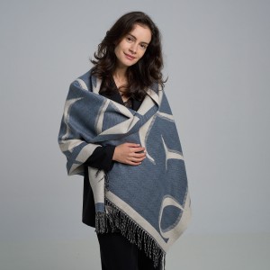 Esarfa Dubla Albastra Cu Ciucuri Esarfa Dubla Albastra Cu Ciucuri